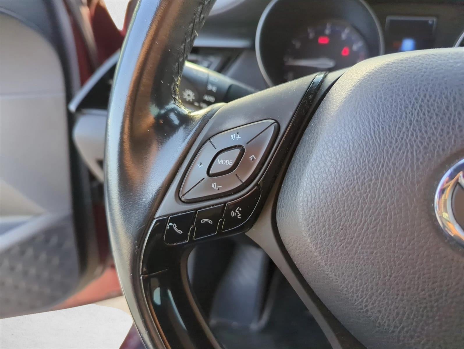 2018 Toyota C-HR XLE FWD (Natl)