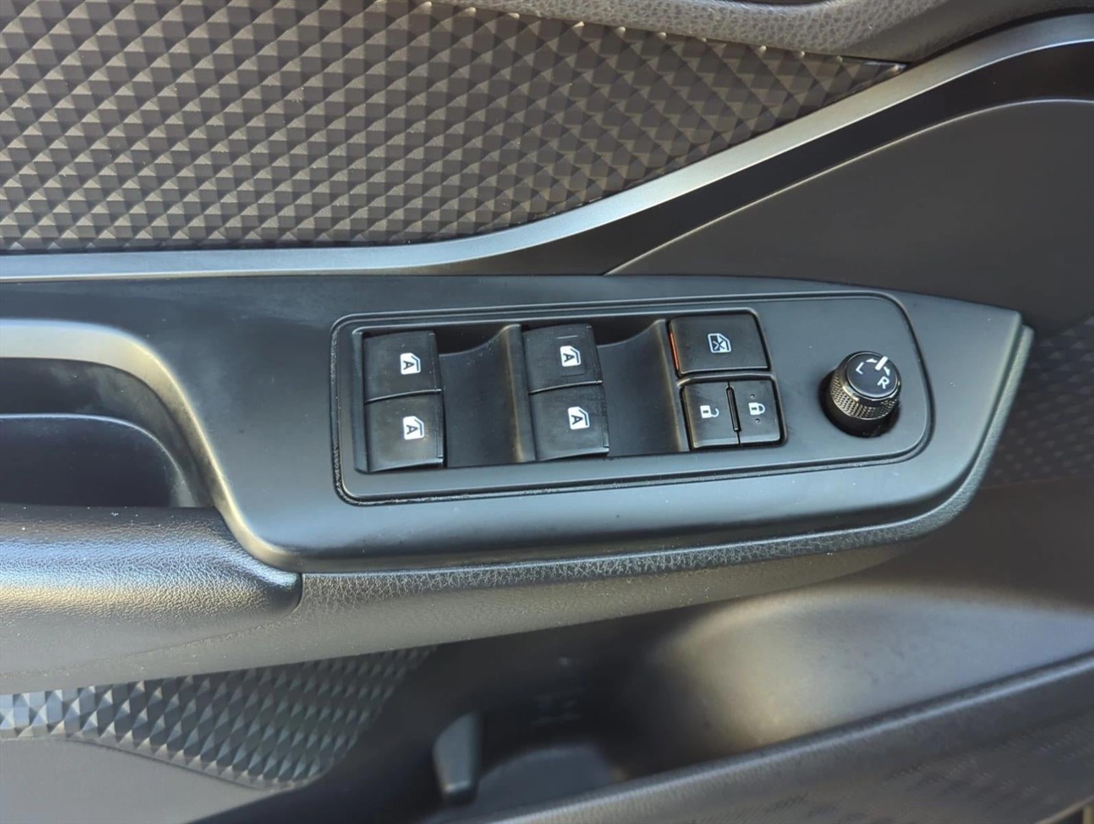 2019 Toyota C-HR LE FWD (Natl)