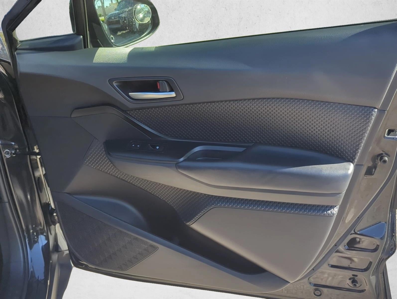 2019 Toyota C-HR LE FWD (Natl)