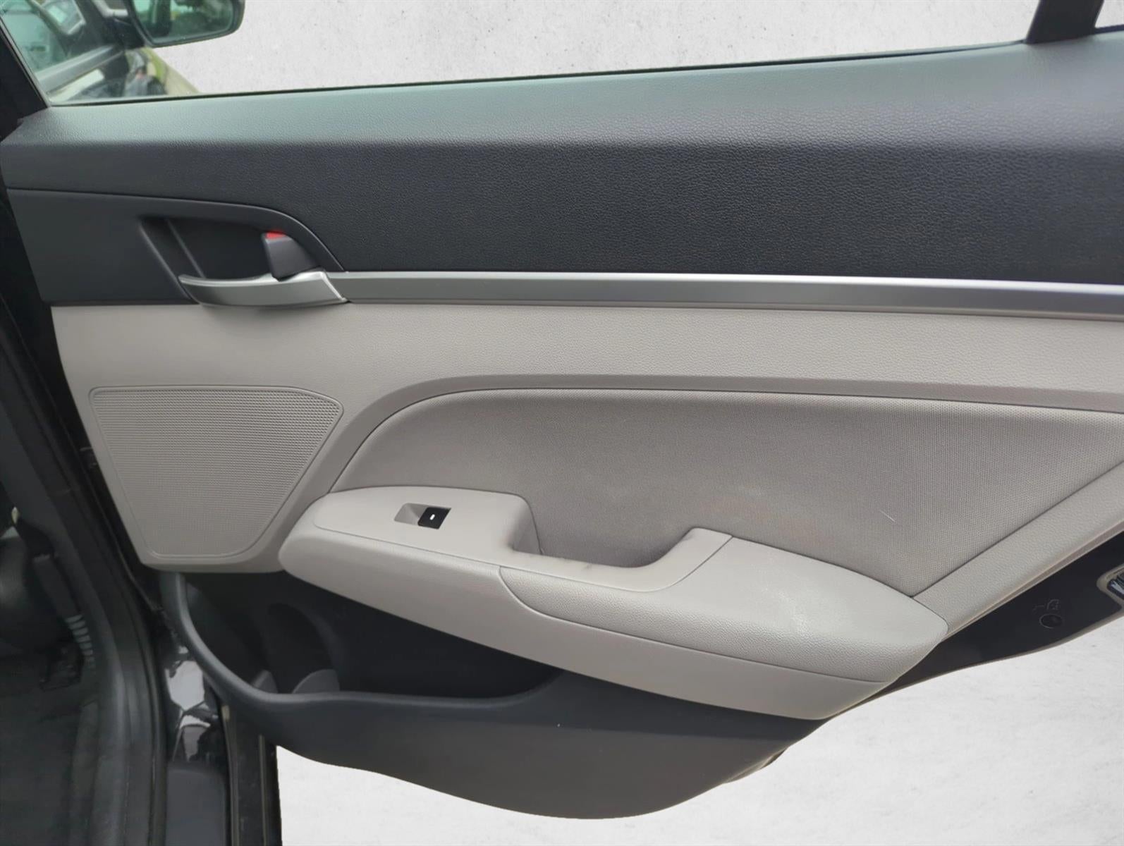 2019 Hyundai ELANTRA SEL Auto