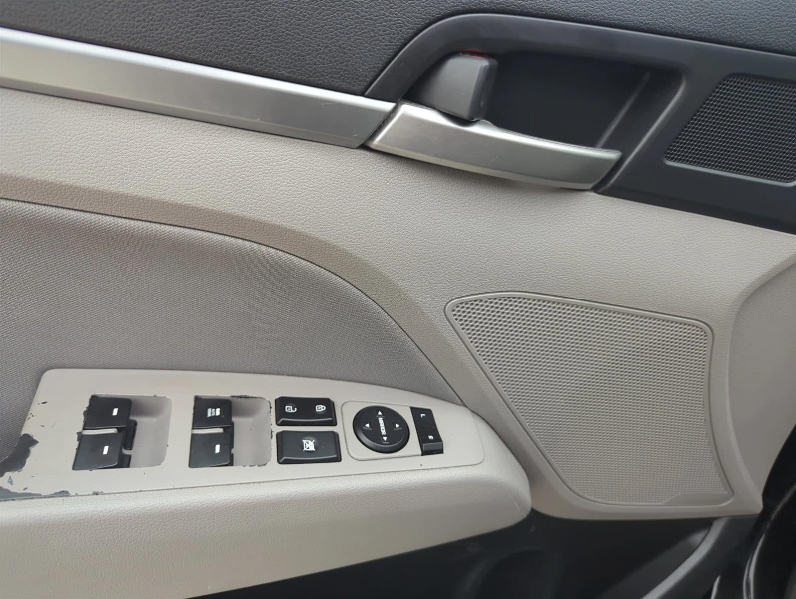 2019 Hyundai ELANTRA SEL Auto