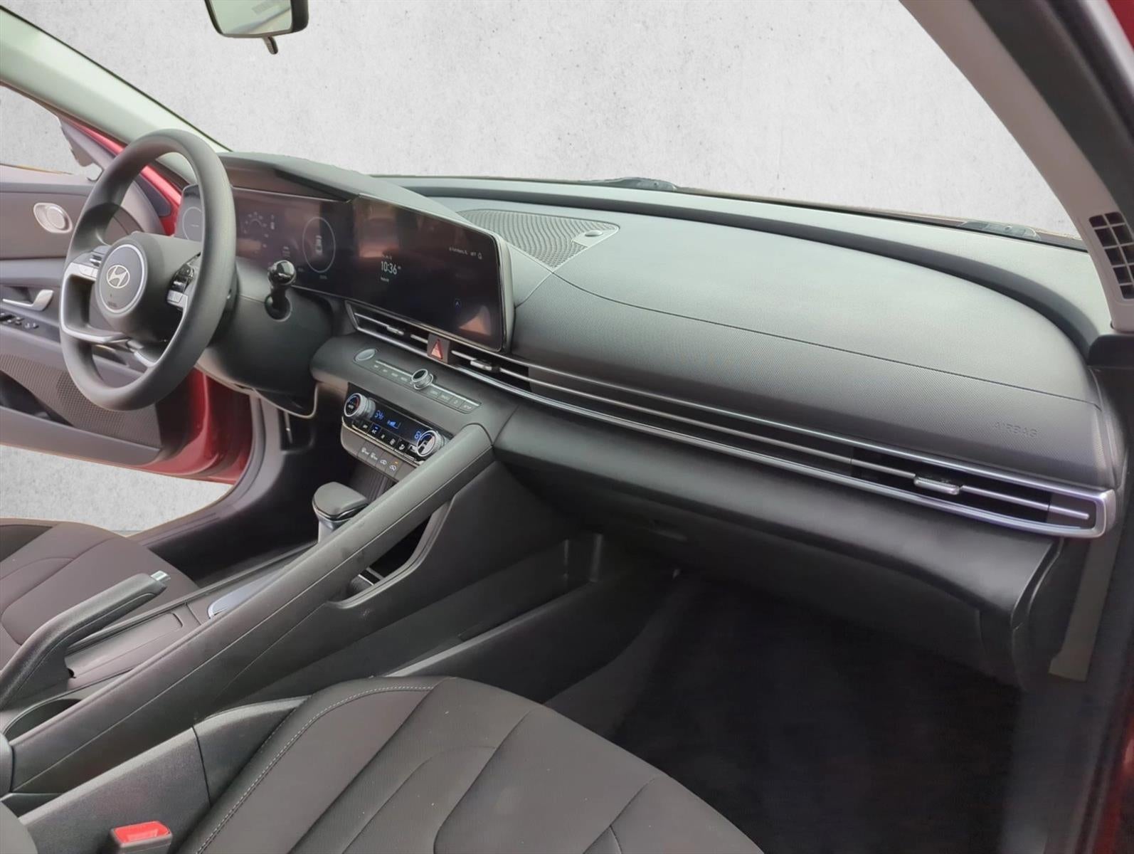 2024 Hyundai ELANTRA SEL IVT