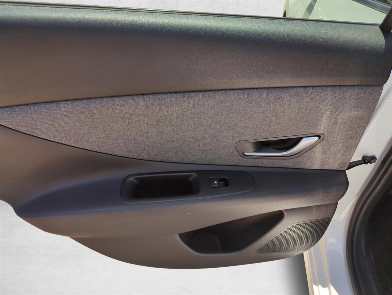 2024 Hyundai ELANTRA Limited IVT