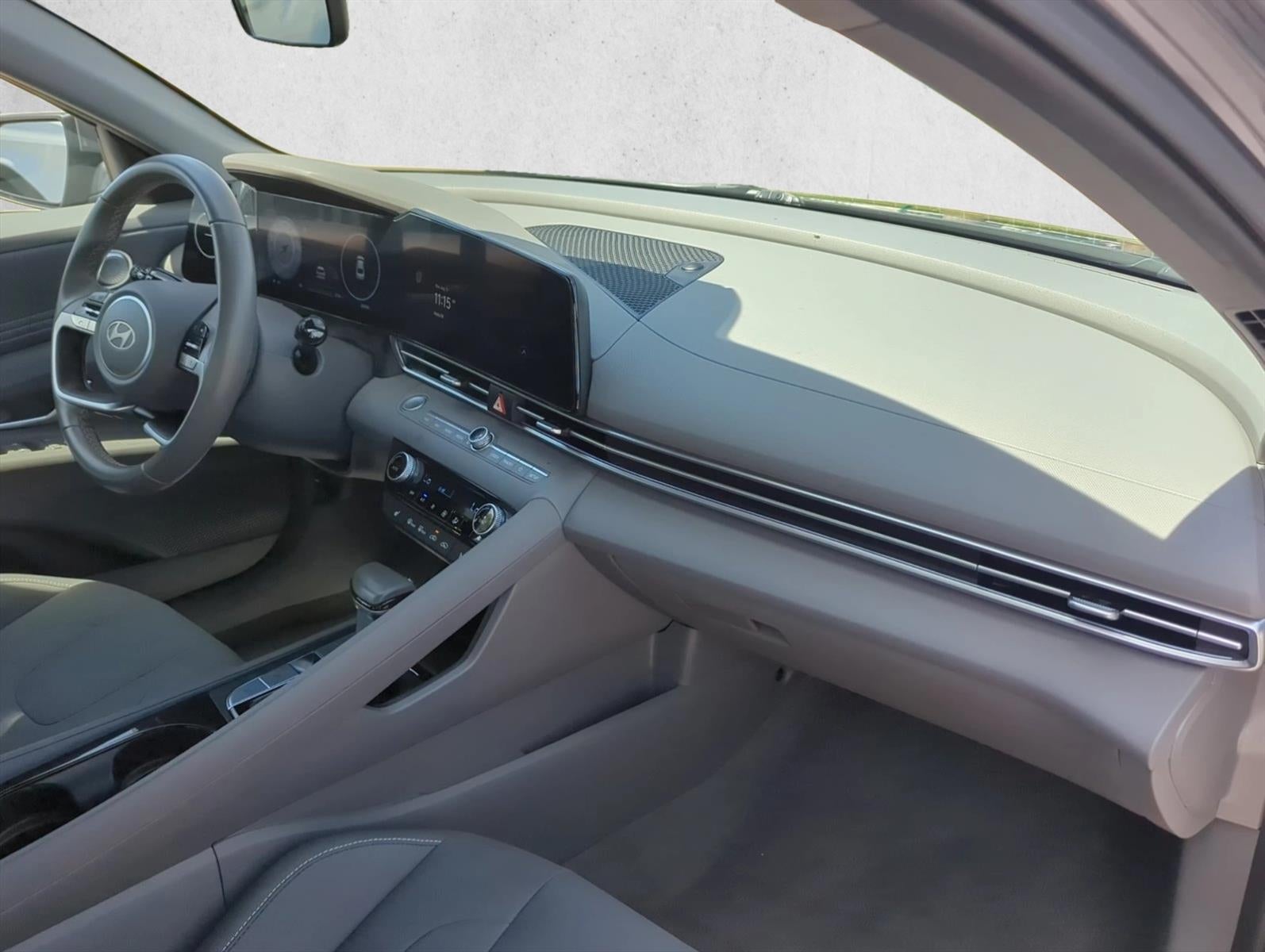 2025 Hyundai ELANTRA SEL Convenience IVT