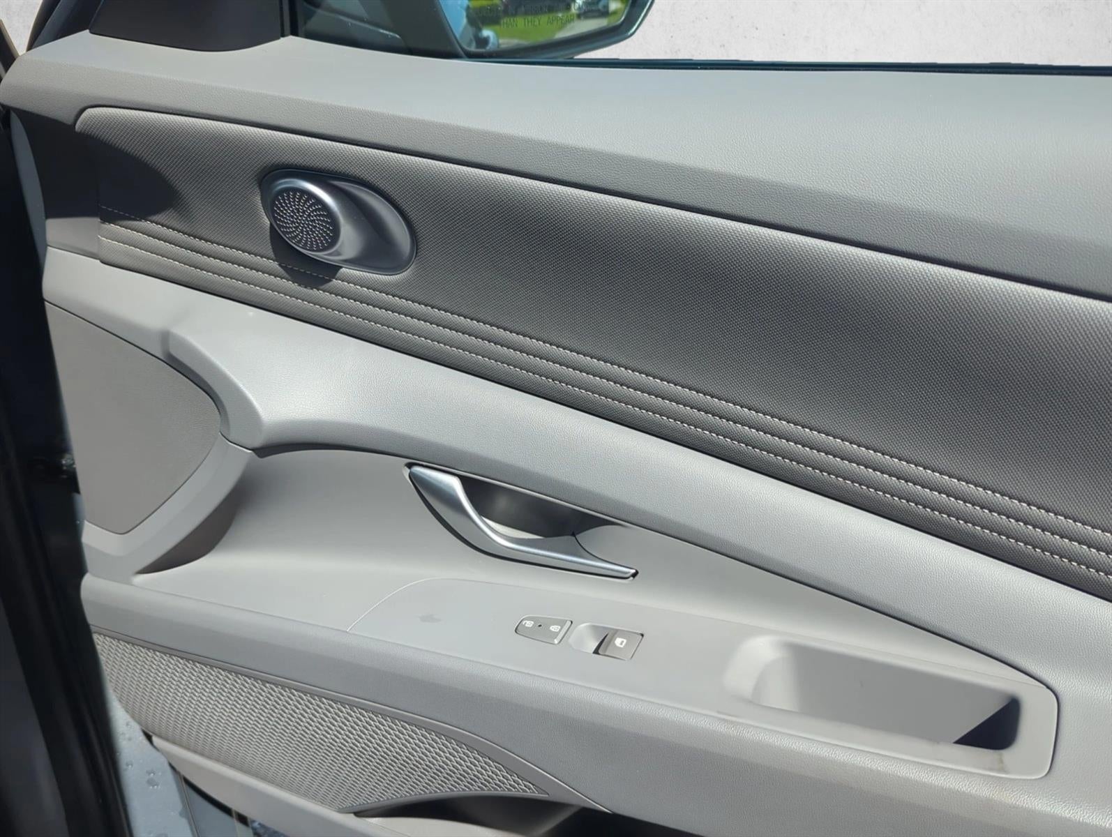 2025 Hyundai ELANTRA SEL Convenience IVT