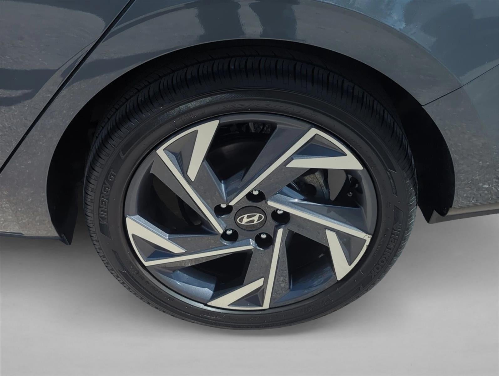 2025 Hyundai ELANTRA SEL Convenience IVT