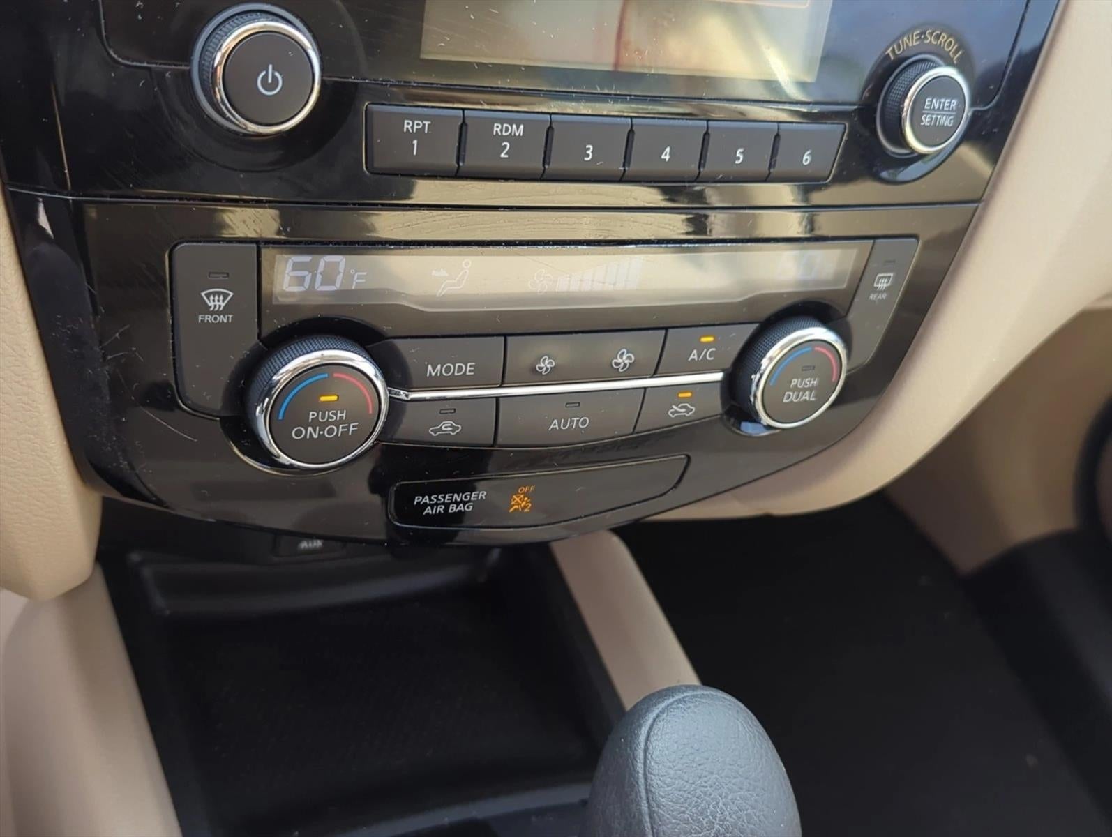 2016 Nissan Rogue FWD 4dr SV