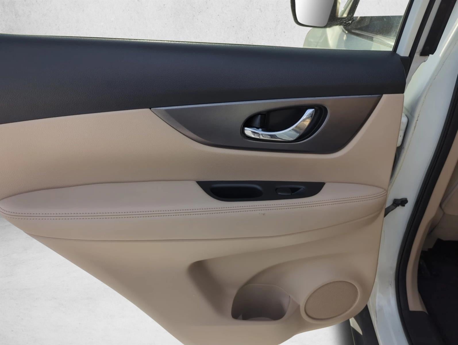 2016 Nissan Rogue FWD 4dr SV