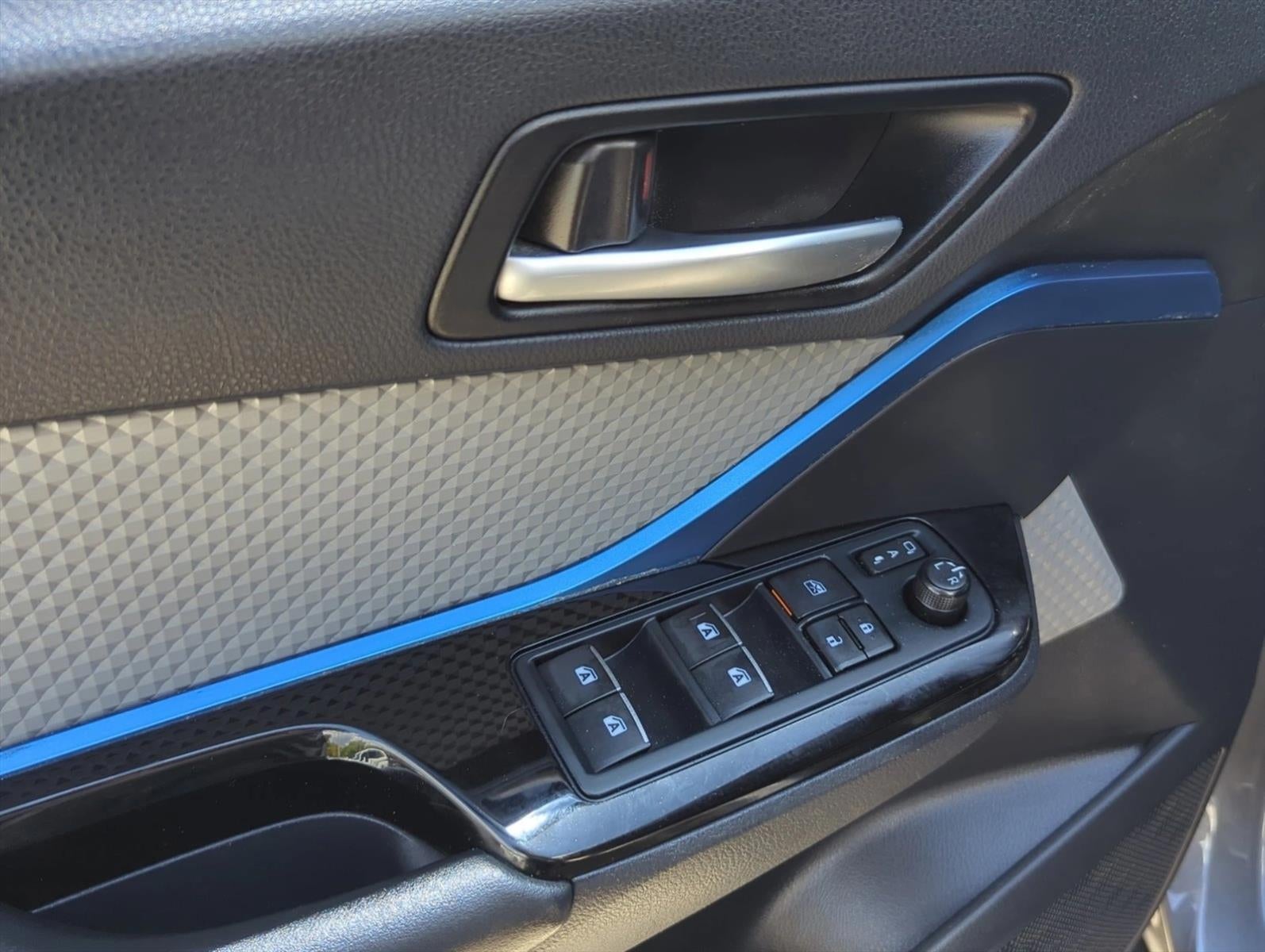 2019 Toyota C-HR XLE FWD (Natl)
