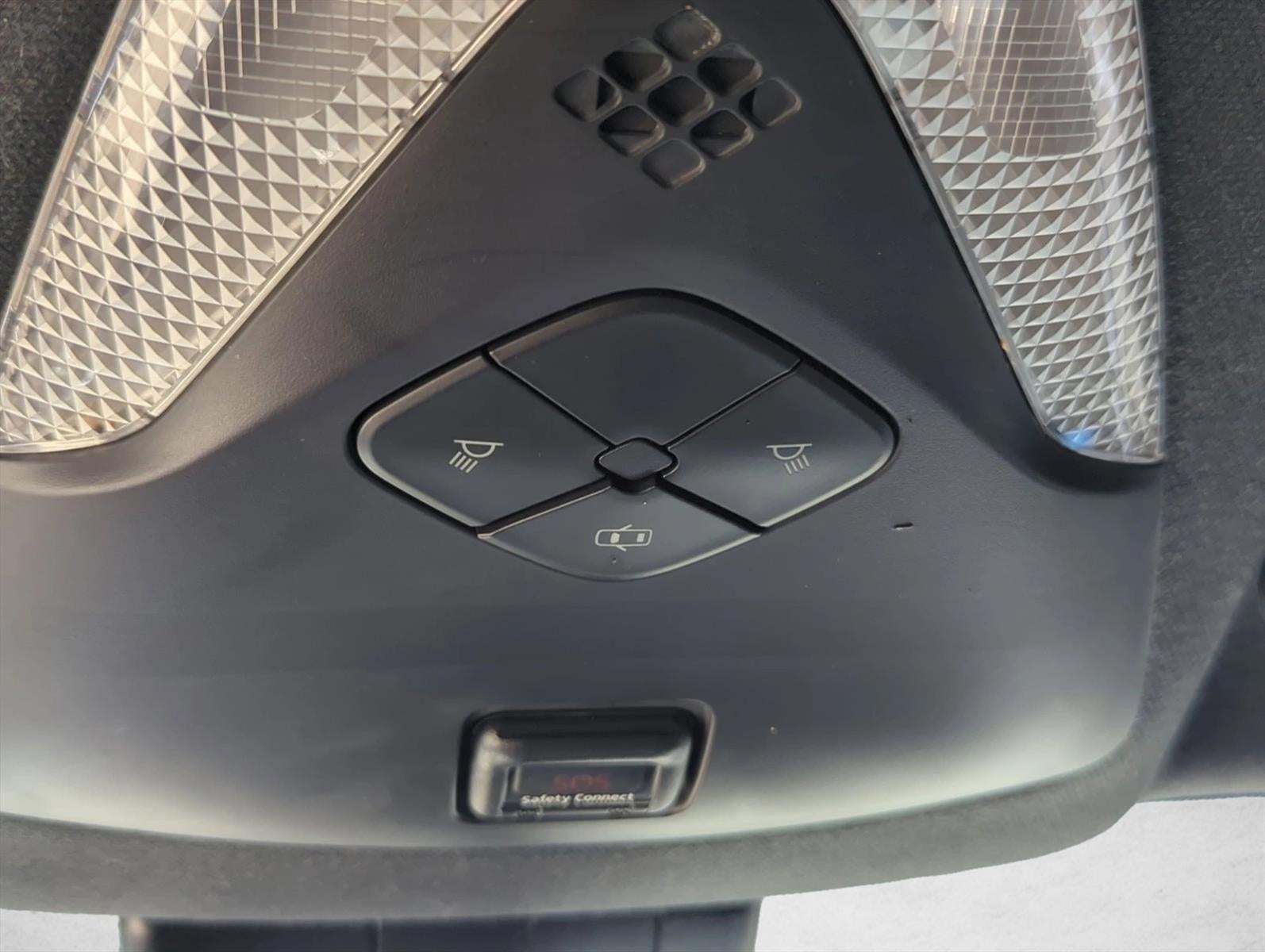 2019 Toyota C-HR XLE FWD (Natl)