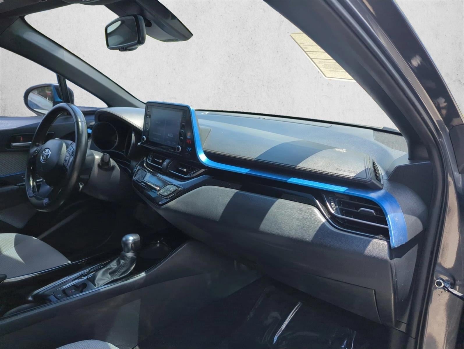 2019 Toyota C-HR XLE FWD (Natl)