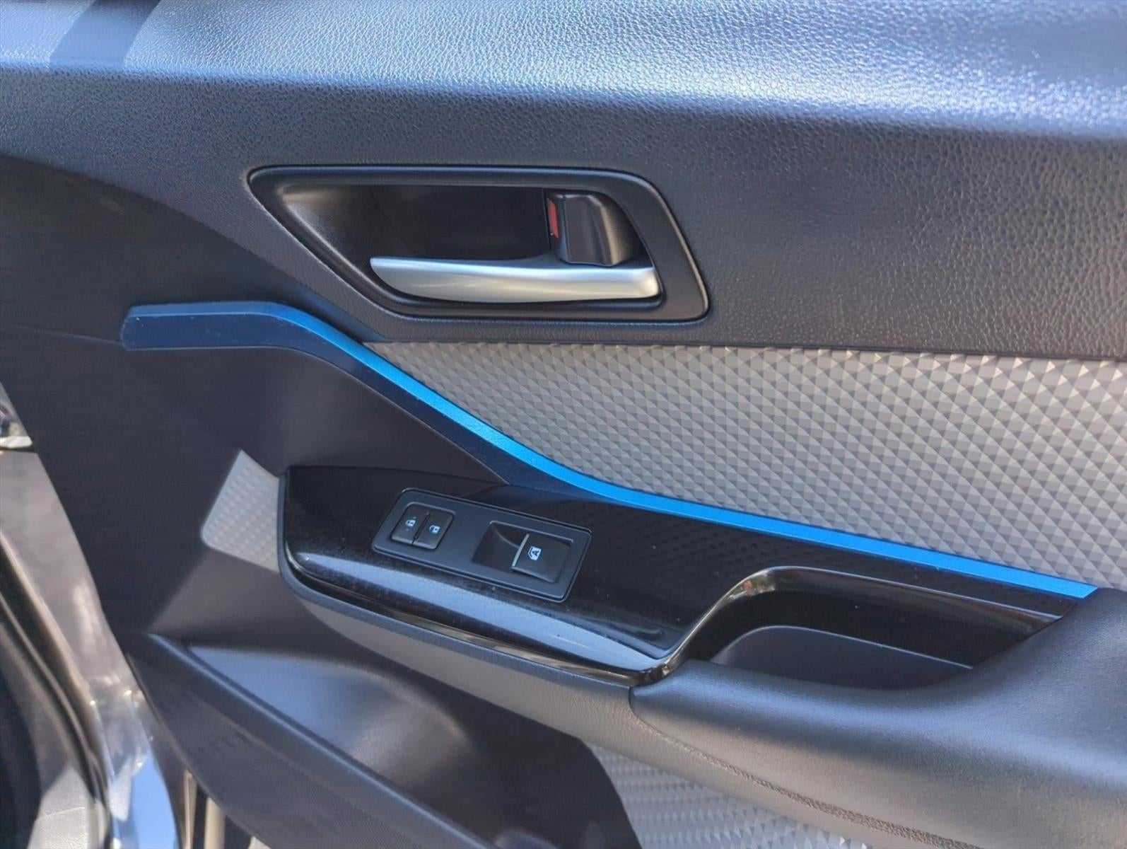 2019 Toyota C-HR XLE FWD (Natl)
