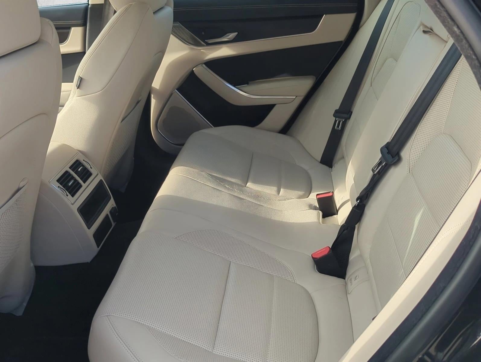 2021 Jaguar XF R-Dynamic SE Sedan AWD