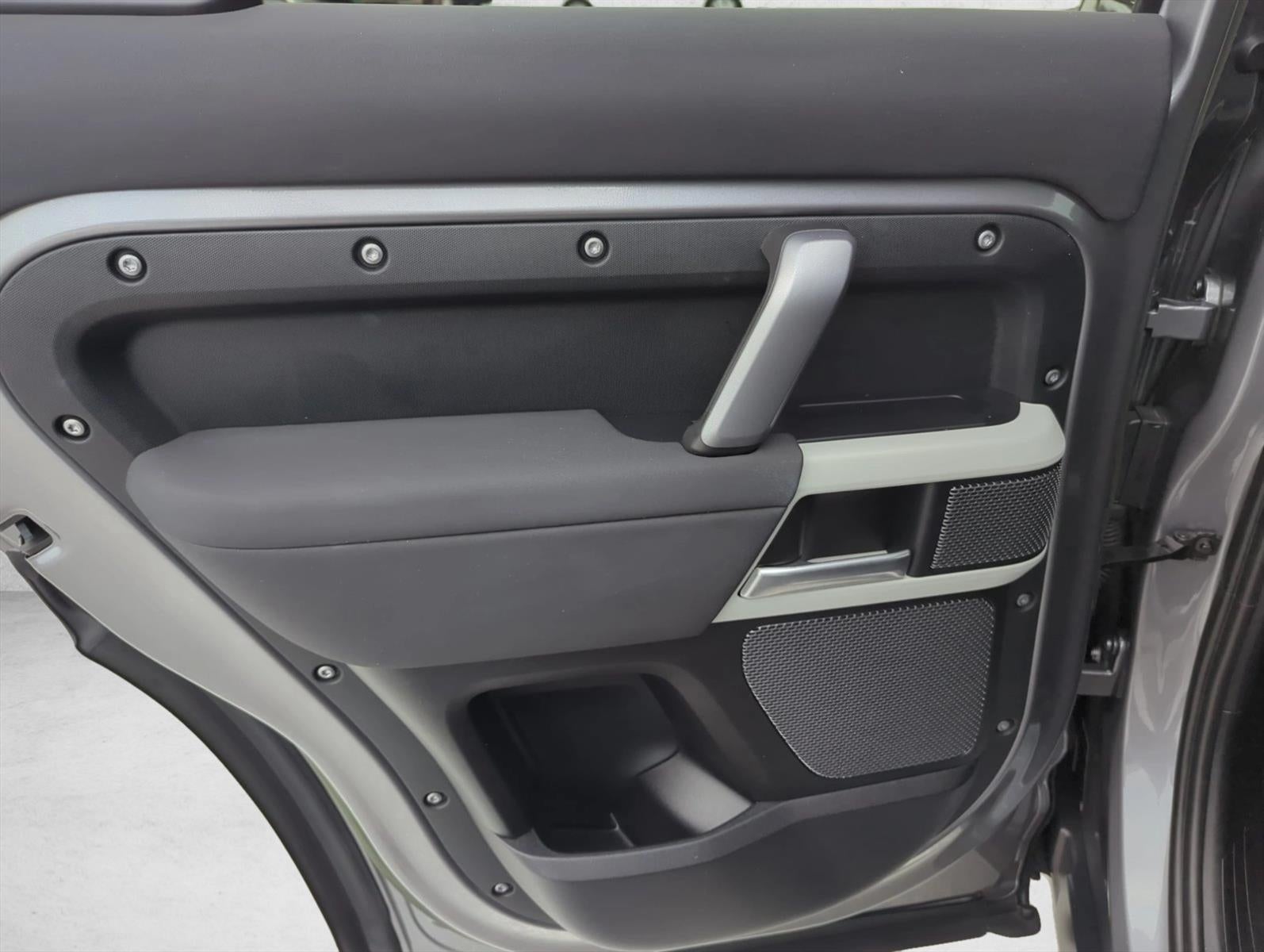 2023 Land Rover Defender 110 X-Dynamic SE AWD