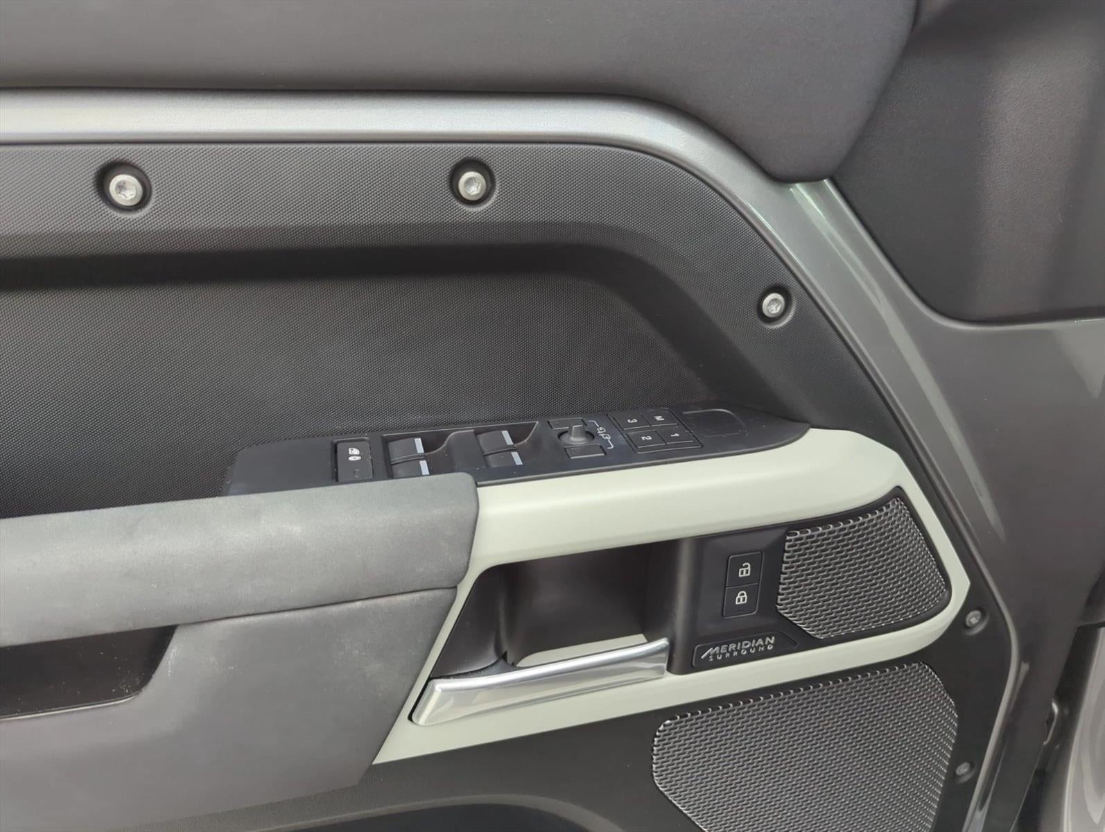 2023 Land Rover Defender 110 X-Dynamic SE AWD