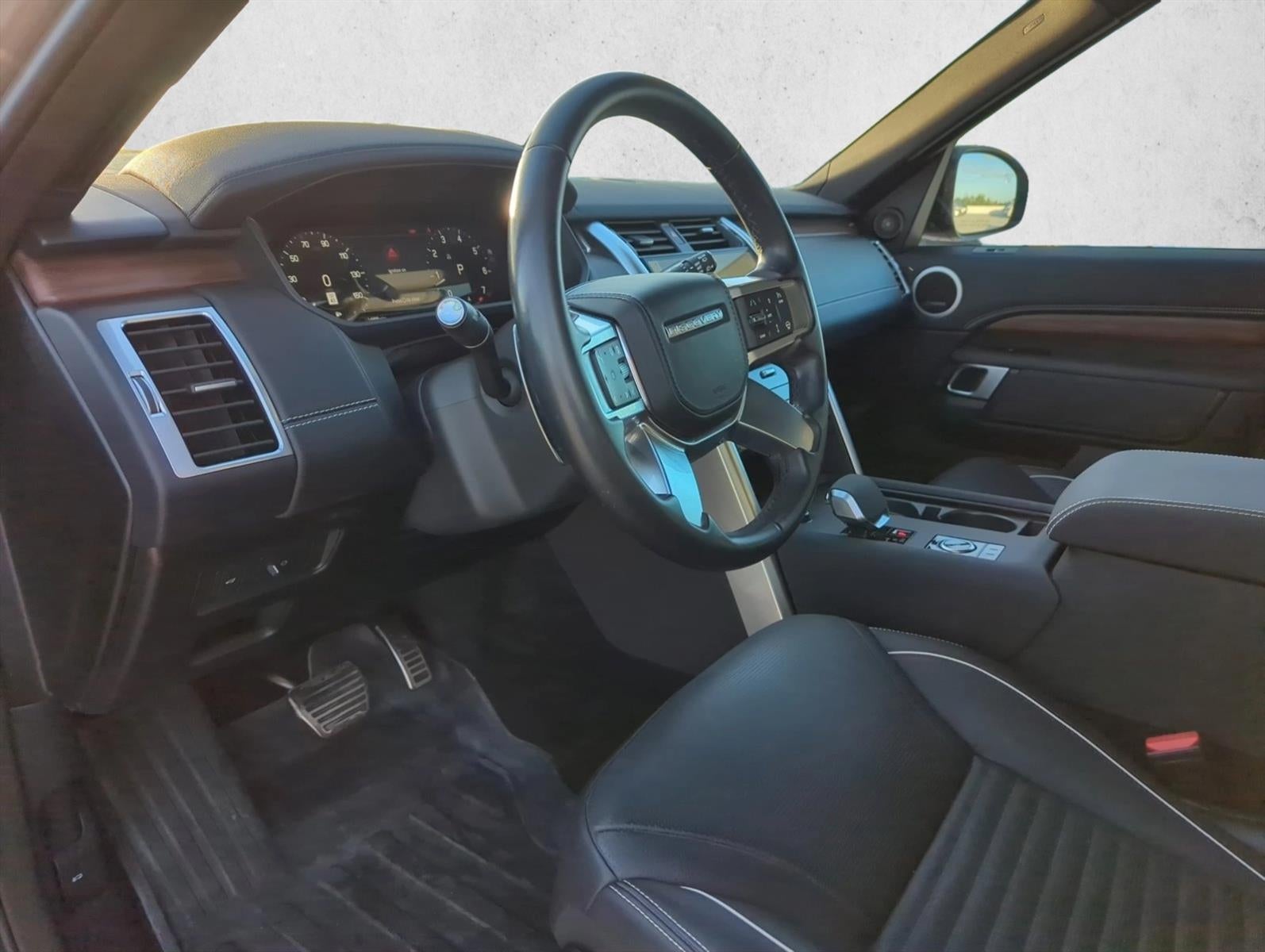 2024 Land Rover Discovery P360 Dynamic SE