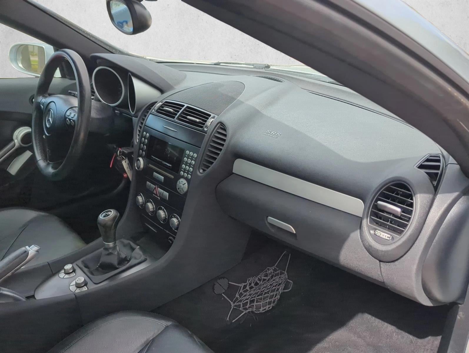 2005 Mercedes-Benz SLK Base