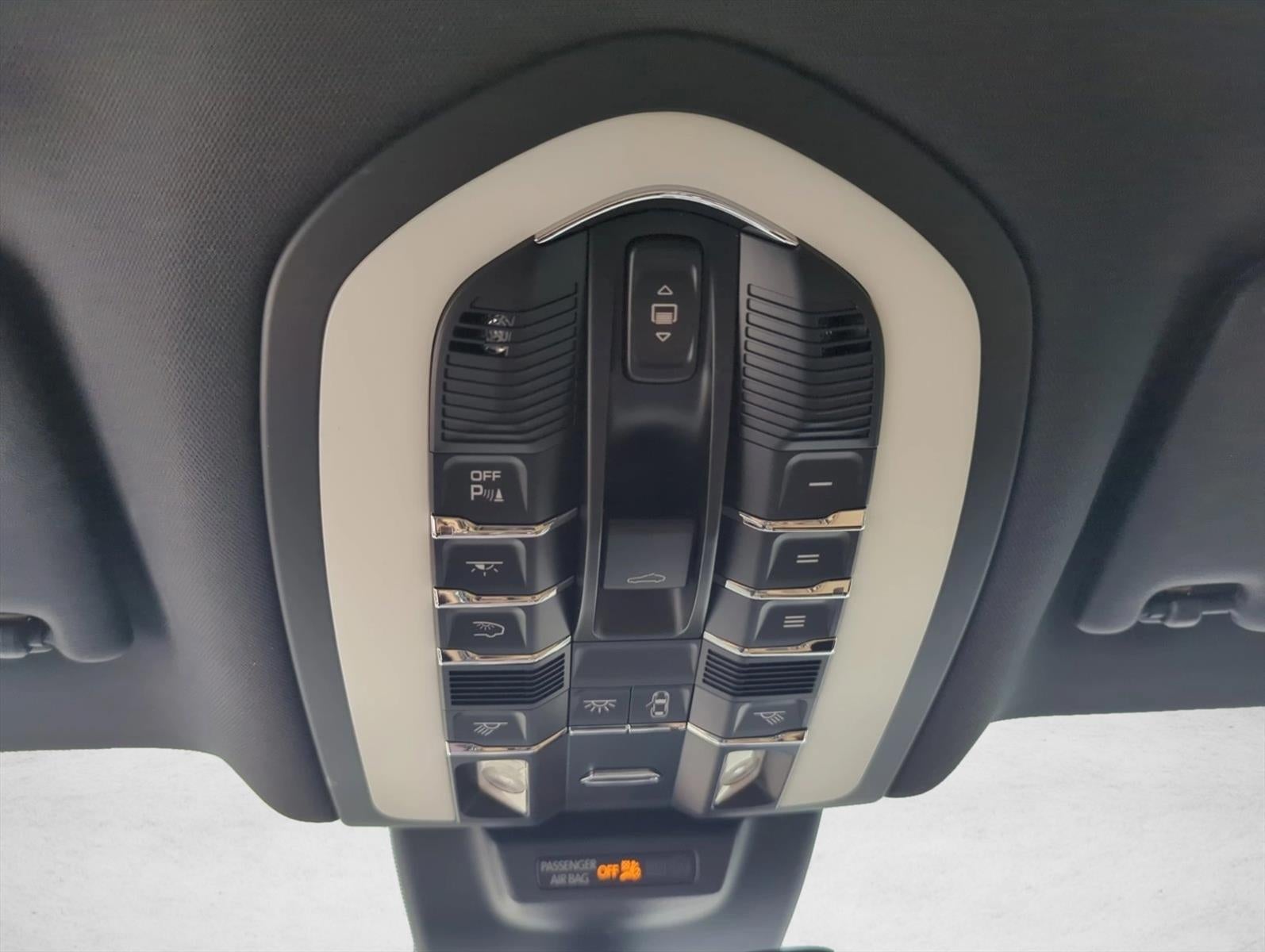2020 Porsche Macan AWD