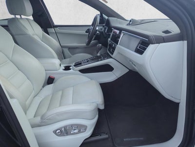2020 Porsche Macan Turbo AWD