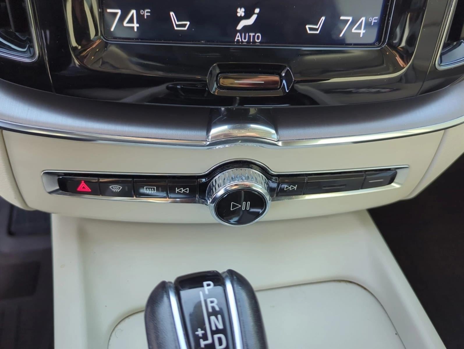 2020 Volvo XC60 T5 FWD Momentum