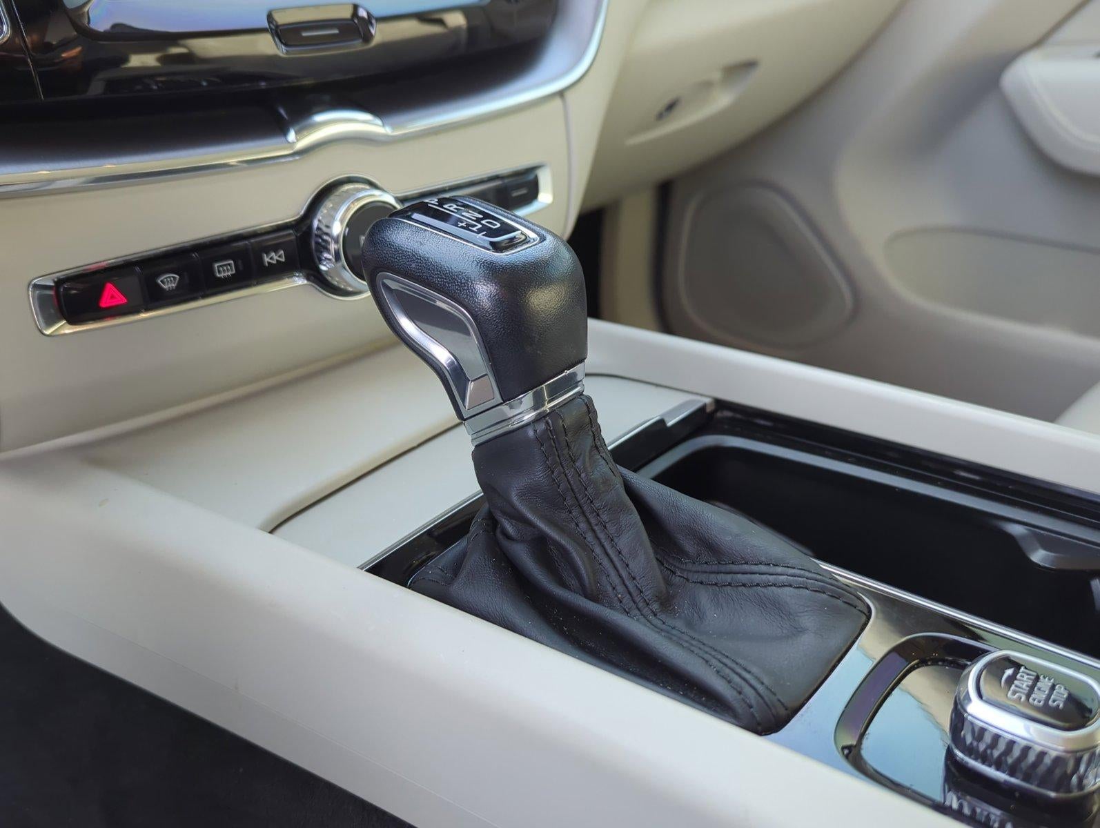 2020 Volvo XC60 T5 FWD Momentum