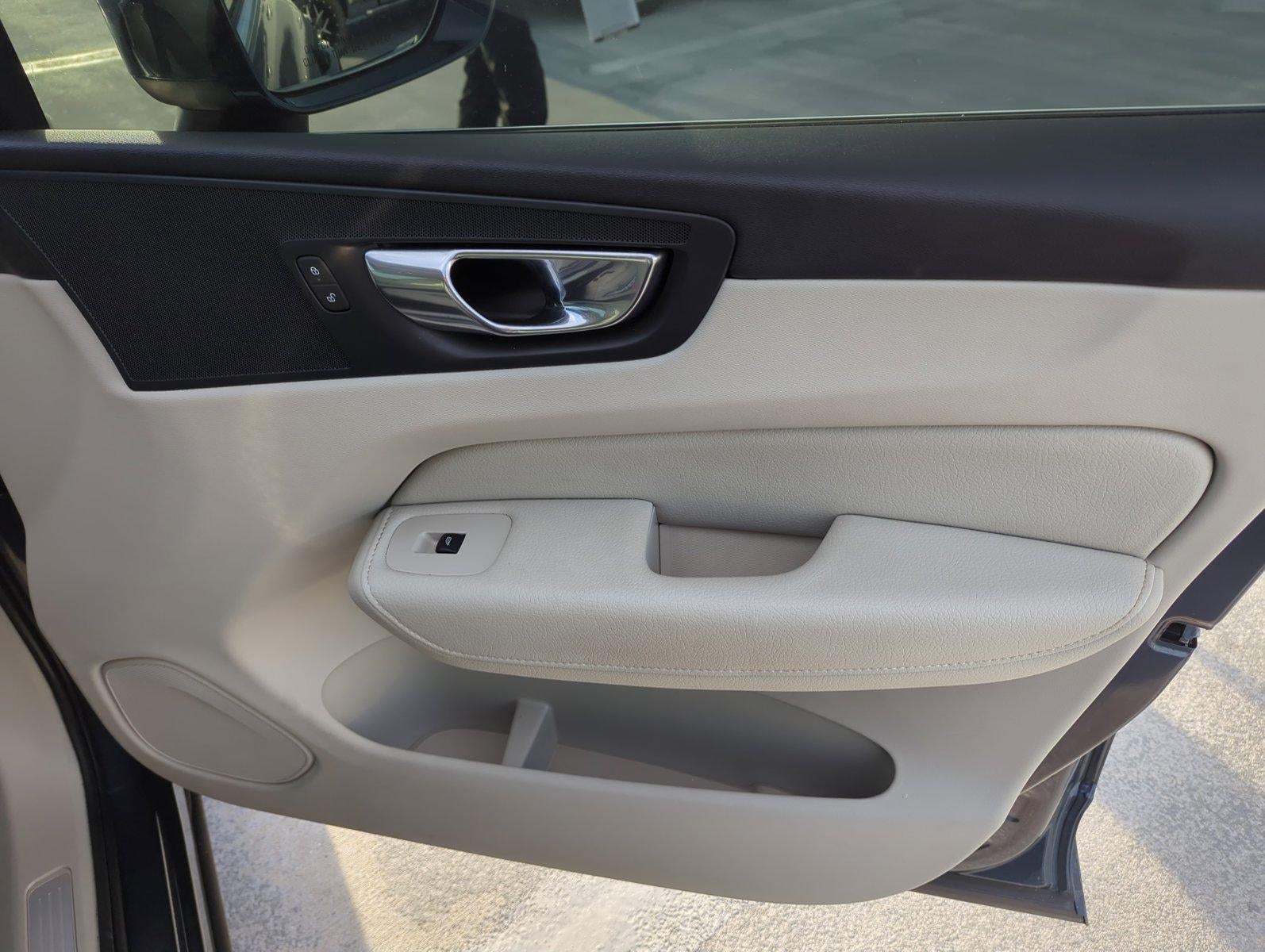 2020 Volvo XC60 T5 FWD Momentum