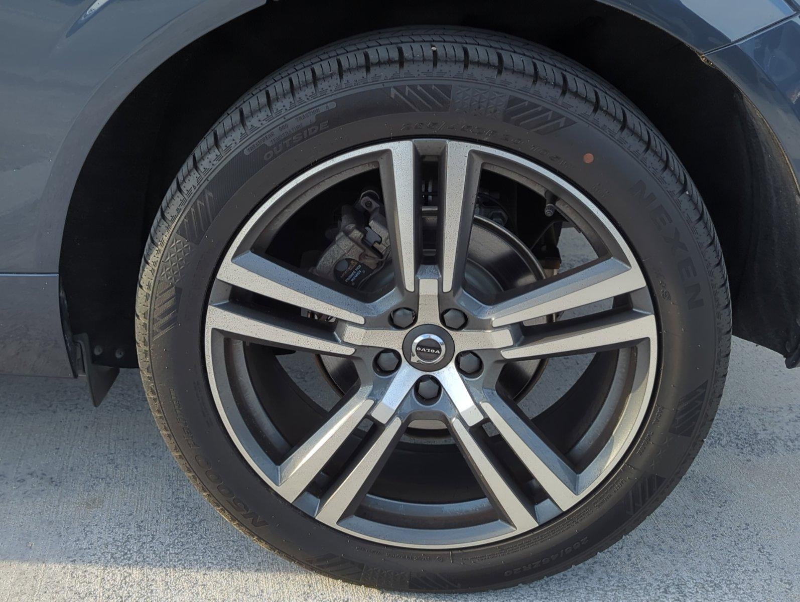 2020 Volvo XC60 T5 FWD Momentum