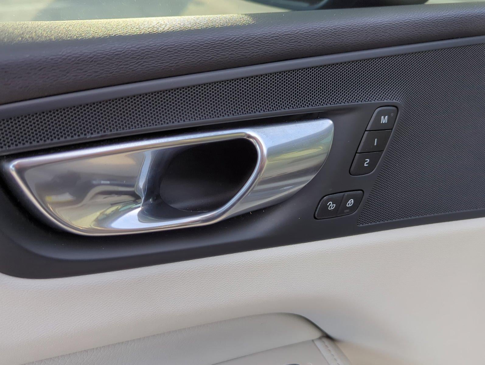 2020 Volvo XC60 T5 FWD Momentum