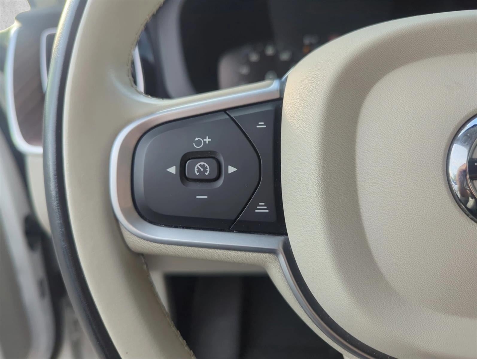 2021 Volvo XC60 T5 FWD Momentum