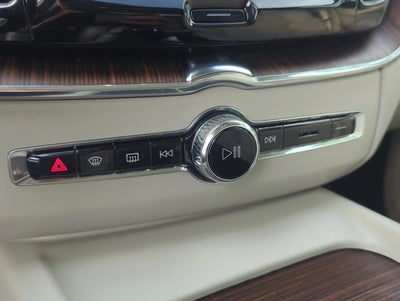 2021 Volvo XC60 T5 FWD Momentum