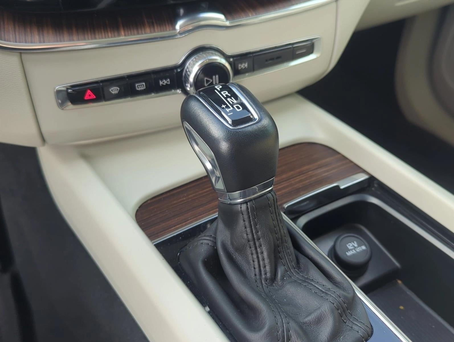 2021 Volvo XC60 T5 FWD Momentum