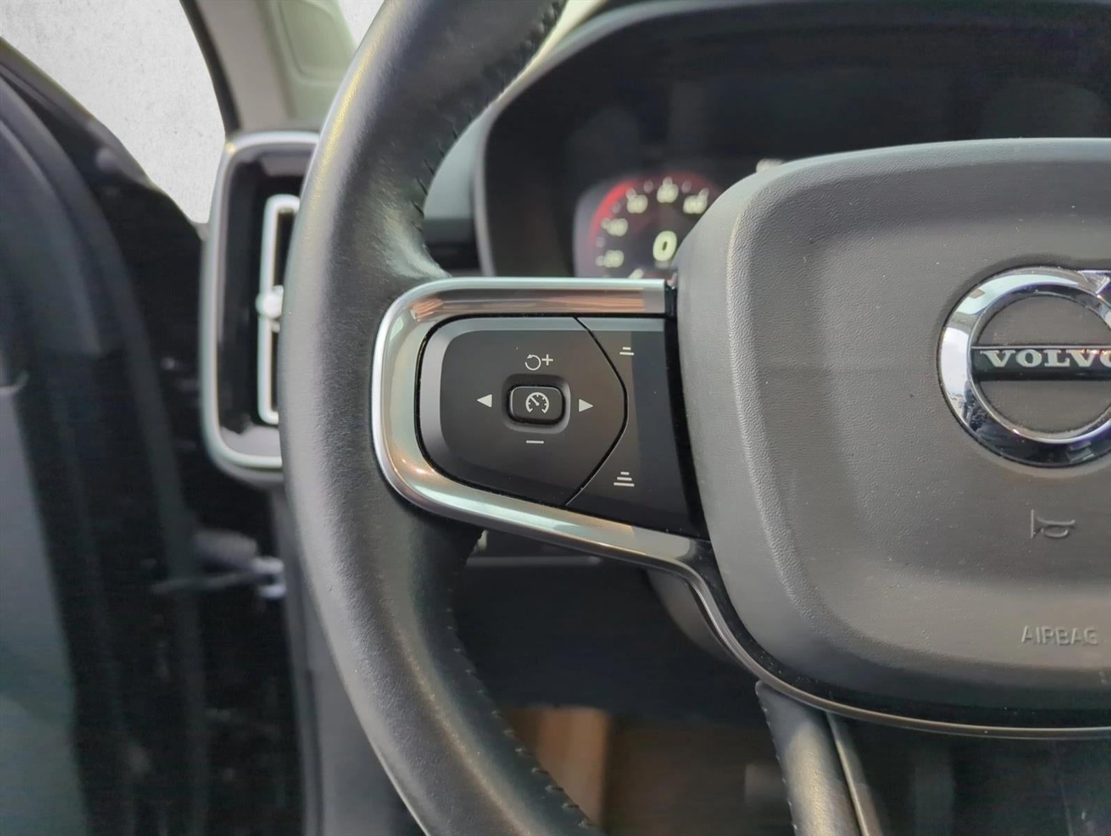 2020 Volvo XC40 T5 AWD Inscription