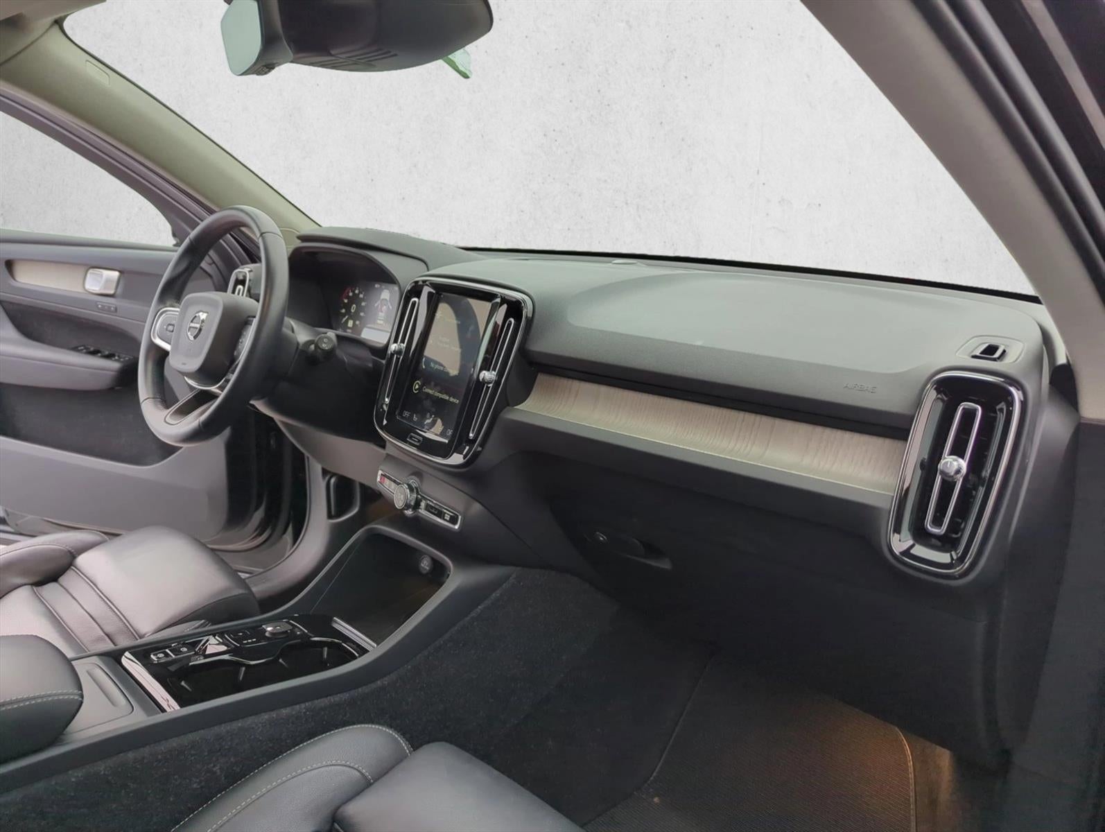 2020 Volvo XC40 T5 AWD Inscription