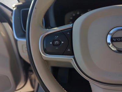 2020 Volvo XC60 T6 AWD Momentum