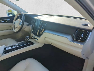 2020 Volvo XC60 T6 AWD Momentum