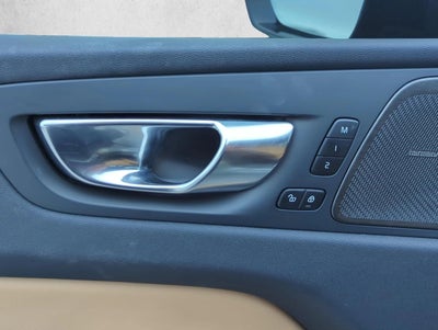 2025 Volvo XC60 B5 AWD Ultra