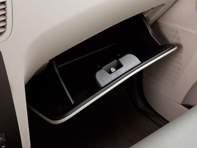 2010 Volkswagen Routan 4dr Wgn SE