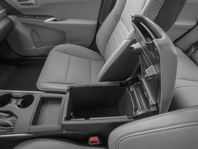2017 Toyota Camry SE Auto (SE)
