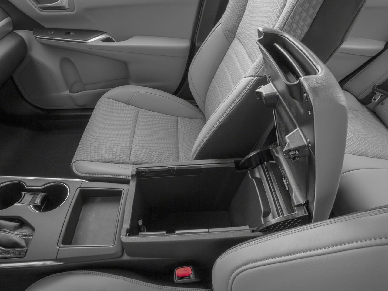 2016 Toyota Camry 4dr Sdn I4 Auto SE w/Special Edition Pkg (Natl)