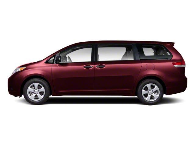 2013 Toyota Sienna 5dr 8-Pass Van V6 LE FWD (Natl)