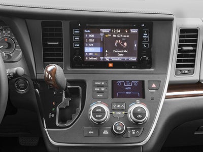 2017 Toyota Sienna XLE Auto Access Seat FWD 7-Passenger (GS)