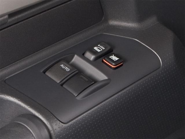 2010 Toyota FJ Cruiser RWD 4dr Auto (Natl)