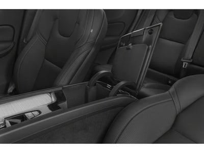 2022 Volvo XC60 B5 FWD Momentum