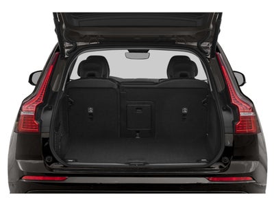 2022 Volvo XC60 B5 FWD Momentum