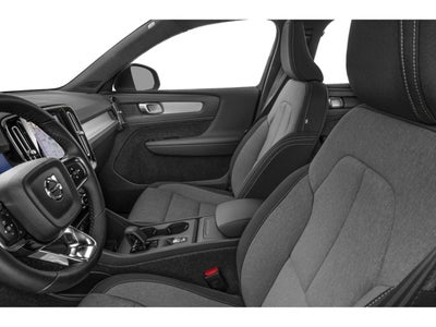 2024 Volvo XC40 B5 AWD Core Dark Theme