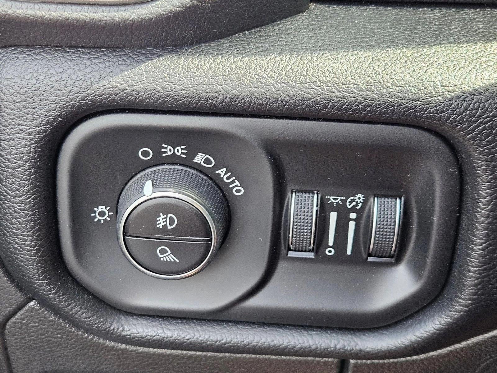 2019 RAM 1500 Big Horn/Lone Star 4x2 Crew Cab 5'7" Box
