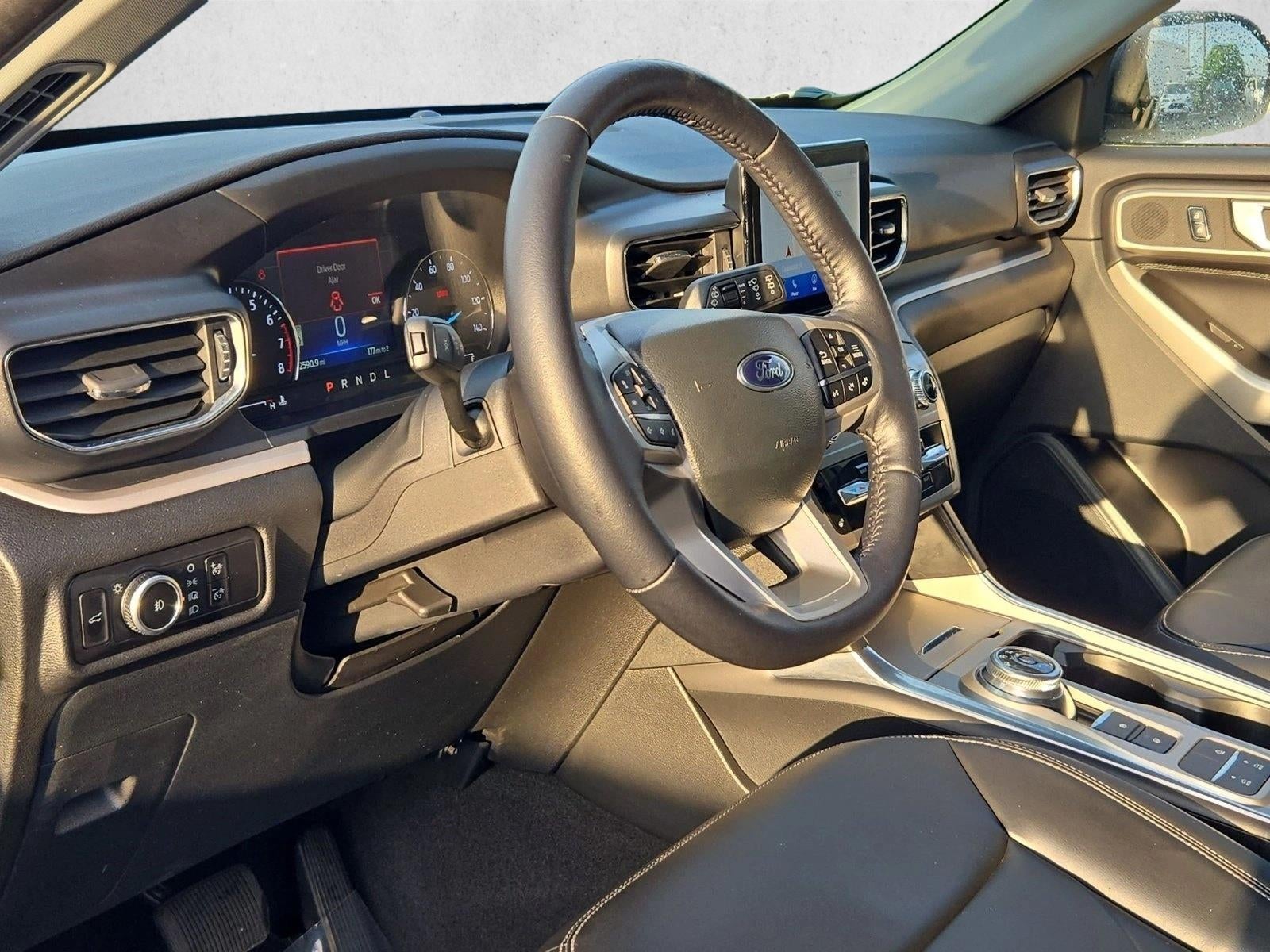 2023 Ford Explorer XLT RWD