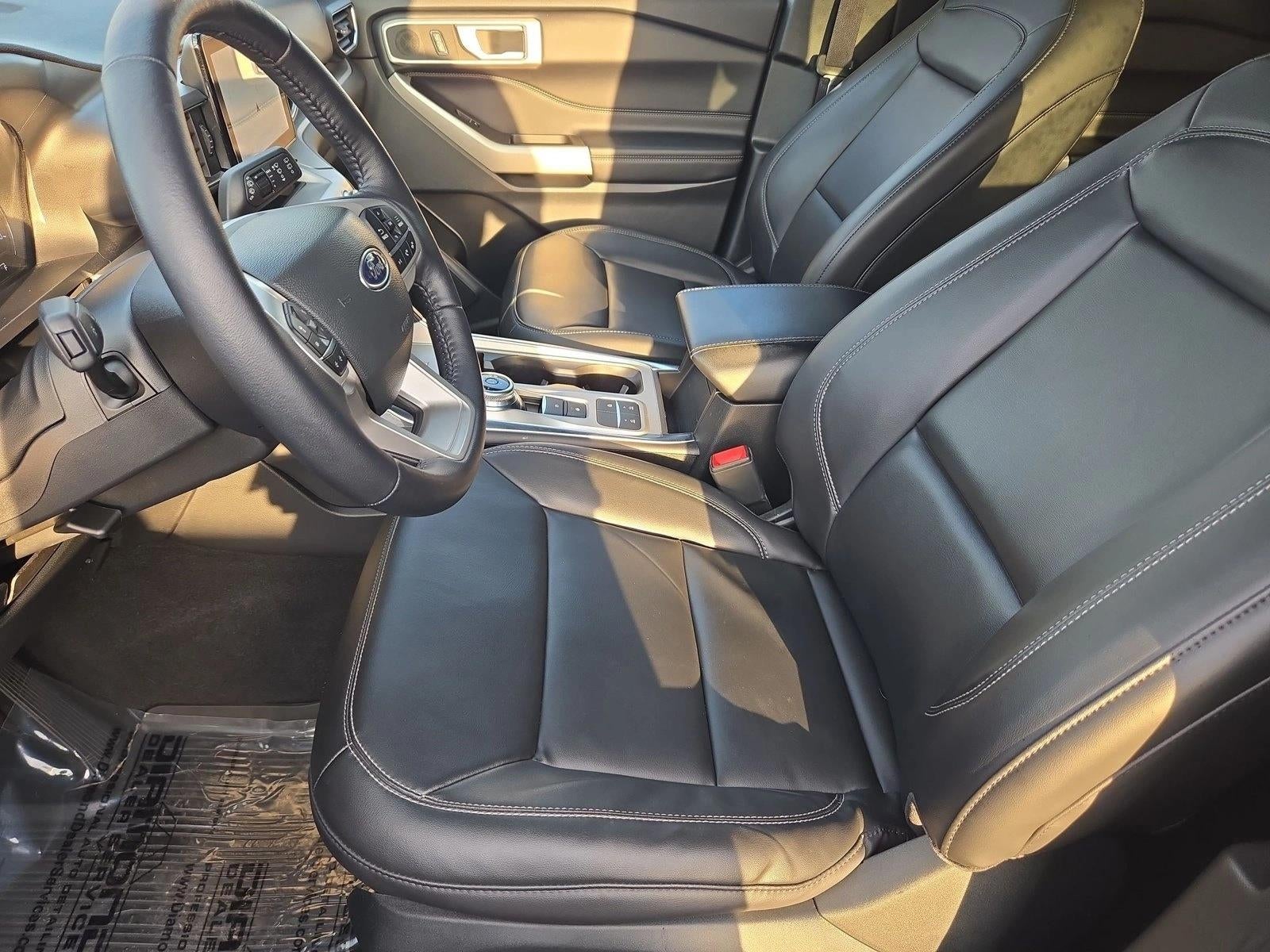 2023 Ford Explorer XLT RWD
