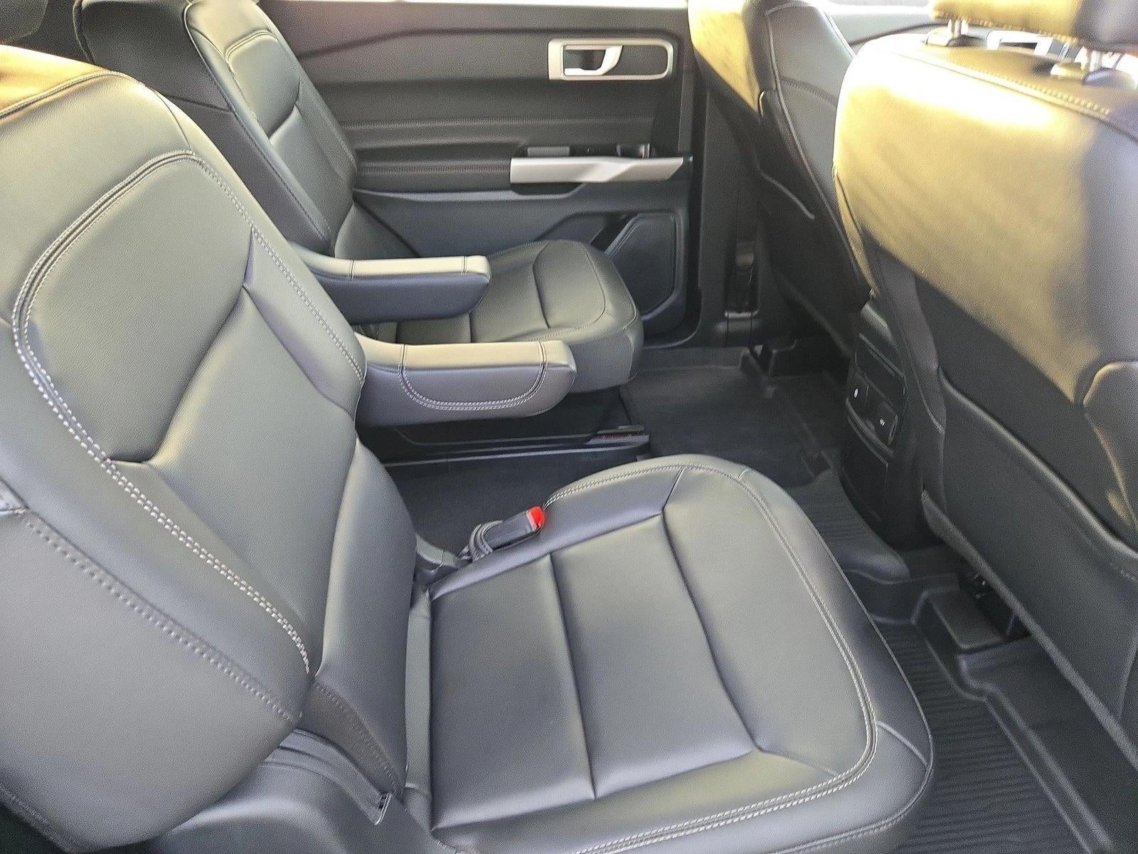 2023 Ford Explorer XLT RWD