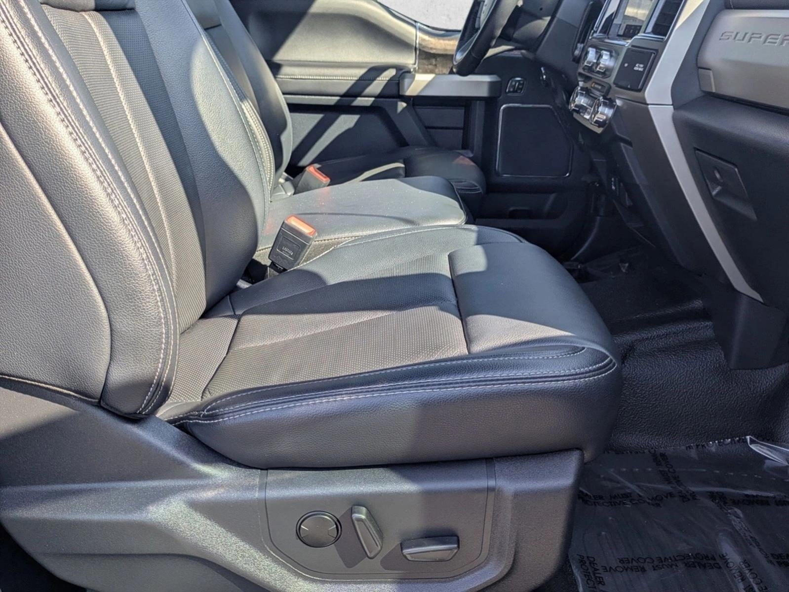 2022 Ford Super Duty F-250 SRW LARIAT 4WD Crew Cab 6.75' Box